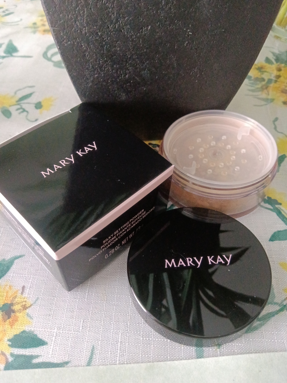 Mary Kay Loose Setting Powder - Translucent/Light Beige